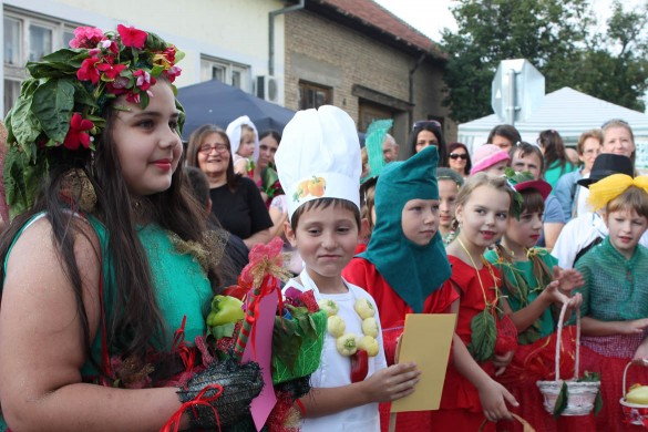 Културно-забавни програм „Дана крстурске паприке“ одржан је у центру села