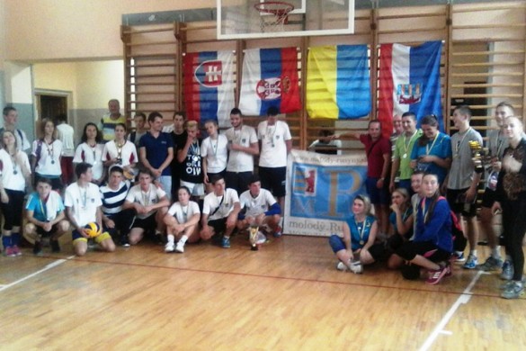 Школярки з Керестура участвовали на турнире у Мукачове