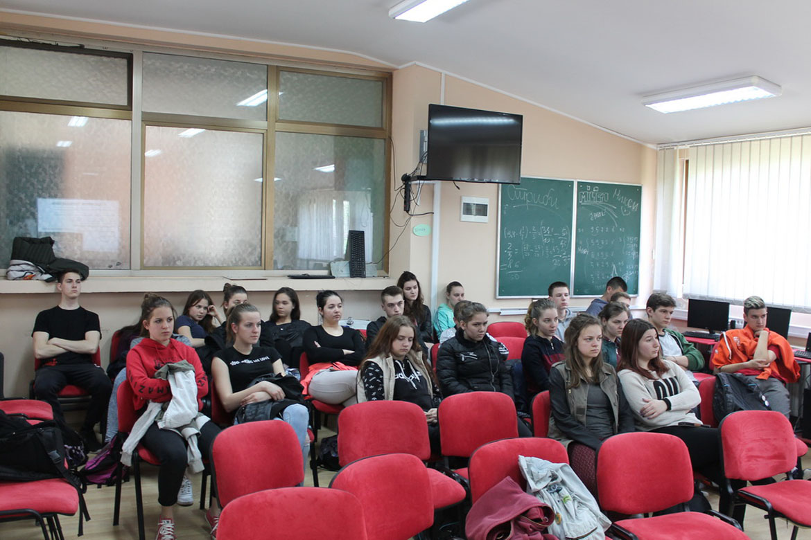 18.04.2018.-Skola-promocija ruskej katedri 005_resize