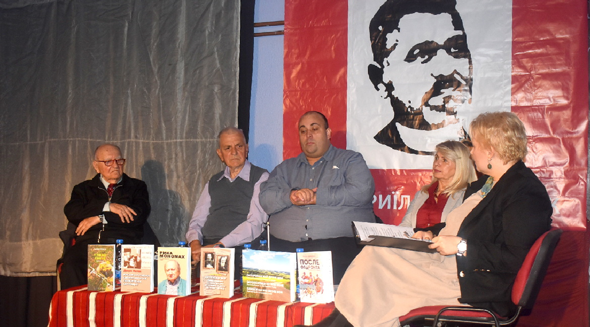 2025-11-14 RK Kosteljnikova jesenje promocija knjizkoh za starsih ANM (4)