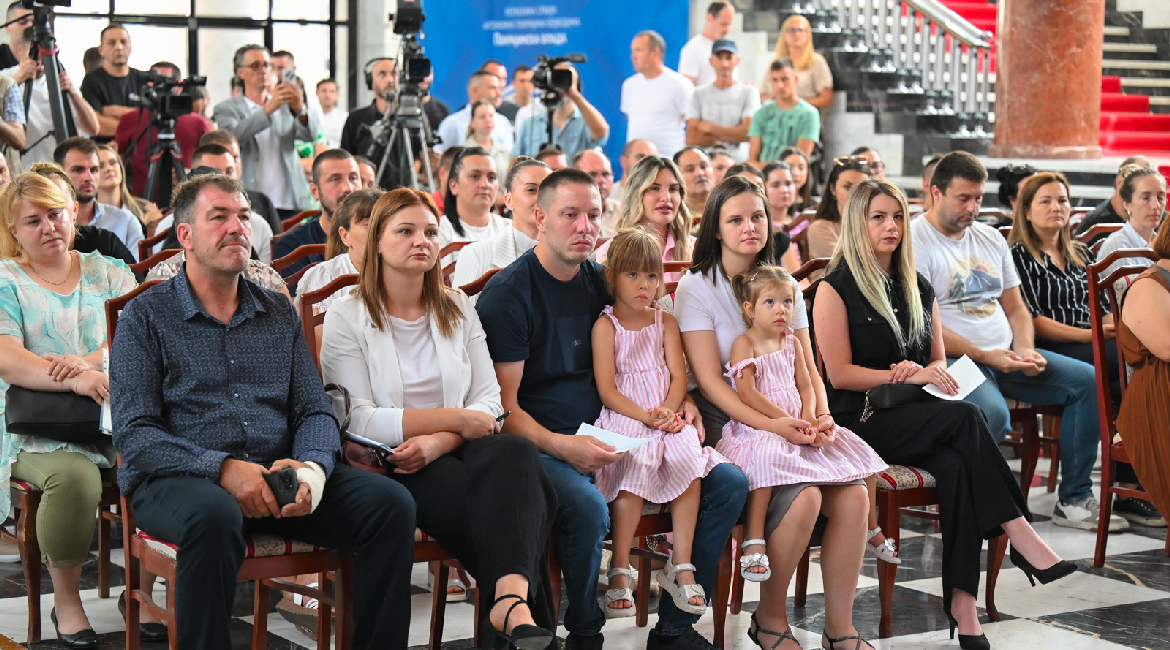 04 APV_4254